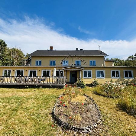 Brukshotellet Oeland - Vandrarhem Degerhamn Exterior photo